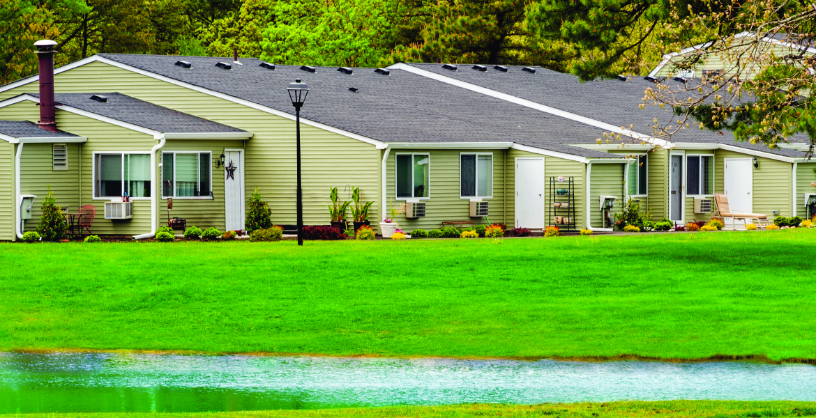 Manorville NY, Apartments Villas at Pine Hills Luxury Apartments